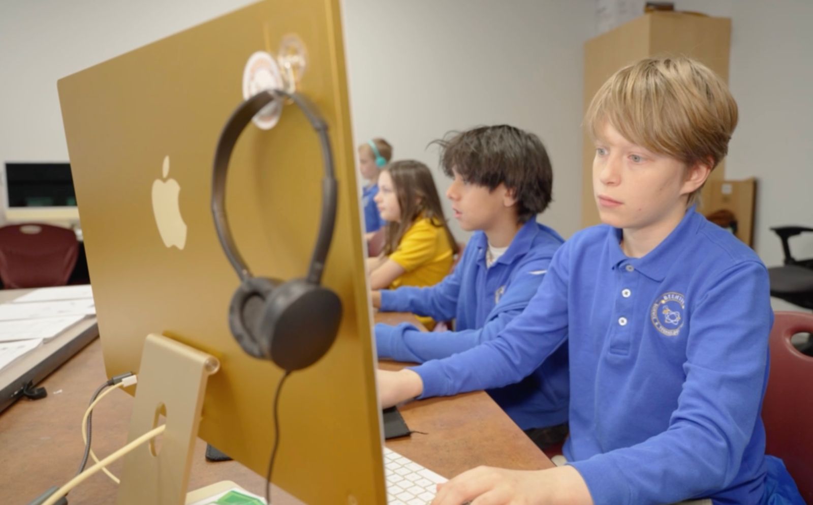 Beehive elementary students learning with technology